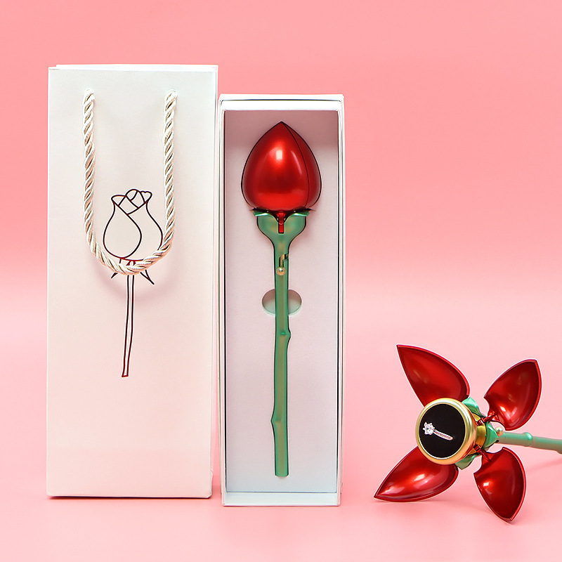 COFRE TULIPAN PÉTALOS Y ANILLO SCARFI PARA PAREJA