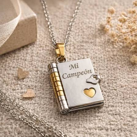 Collar Libro de Estrellas Eterno Personalizado