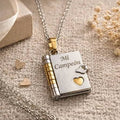 Collar Libro de Estrellas Eterno Personalizado
